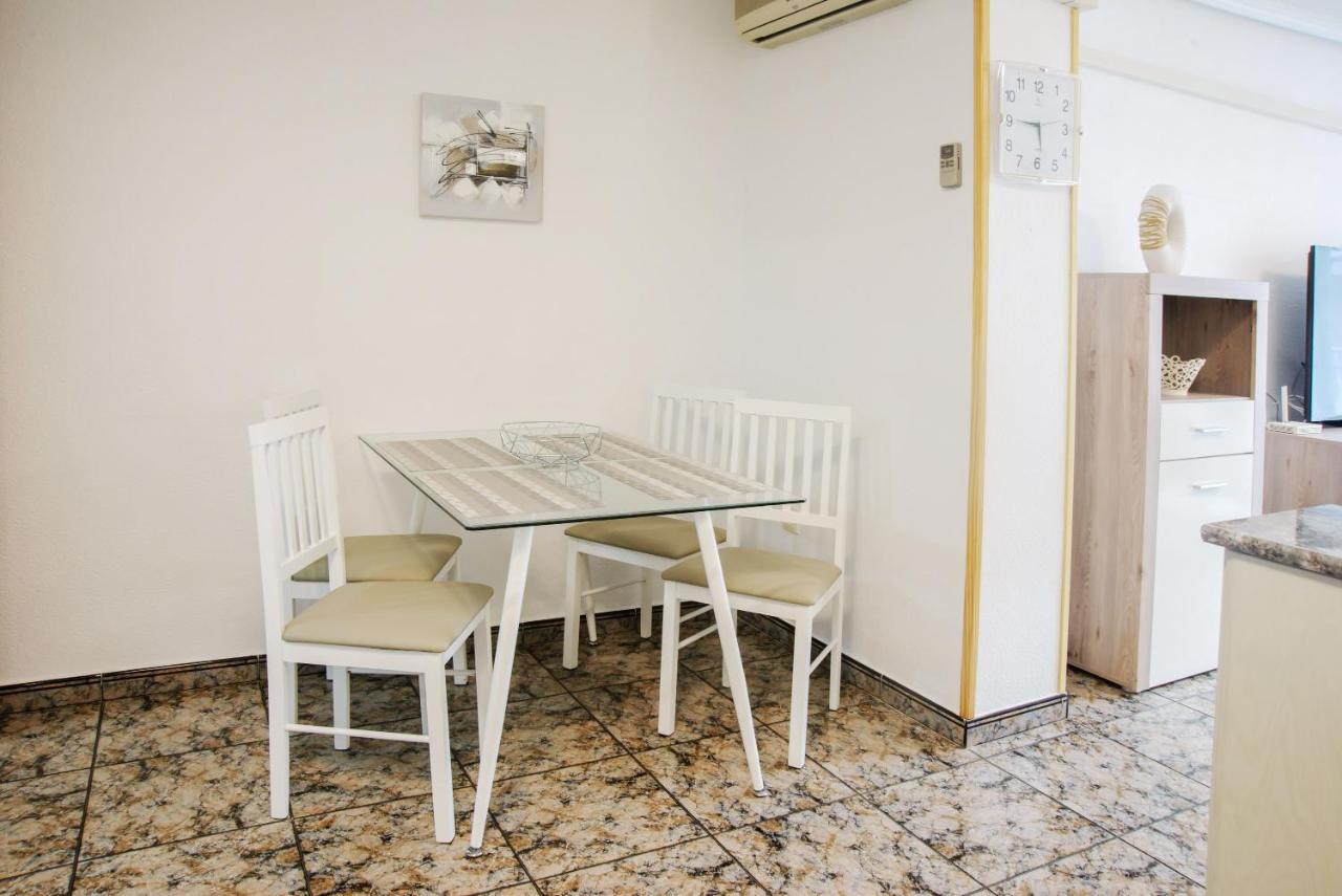 Holiday La Loma Apartment Торевиеха Екстериор снимка